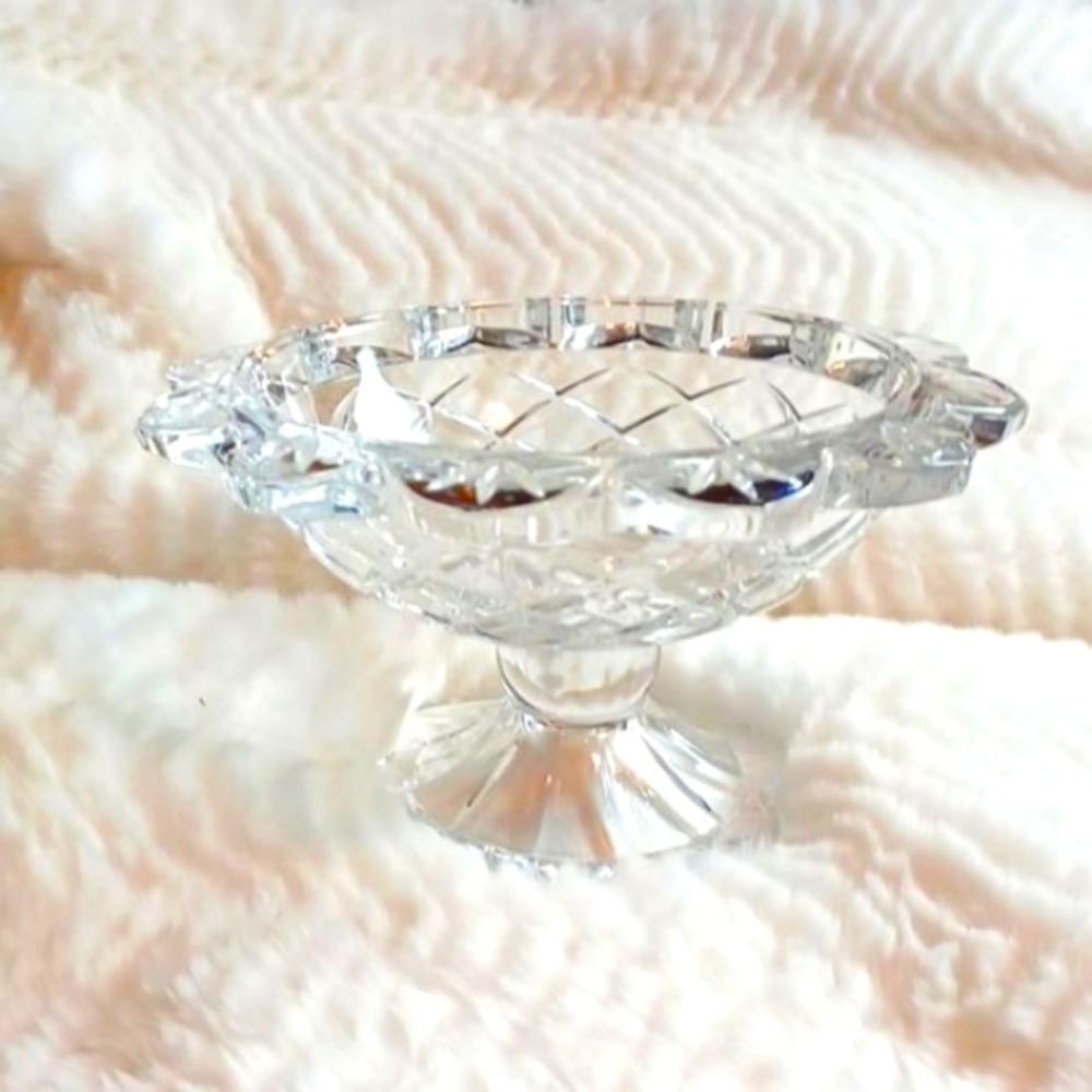 Deep‎  Design 24 Lead Crystal  Vintage  Finger Bowl On Pedestal 8R  H8